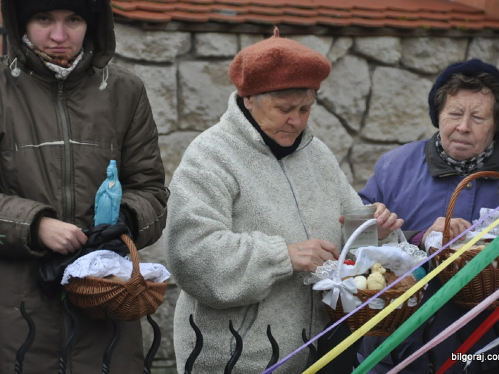 Poświęcenie pokarmów na stół wielkanocny (FOTO)
