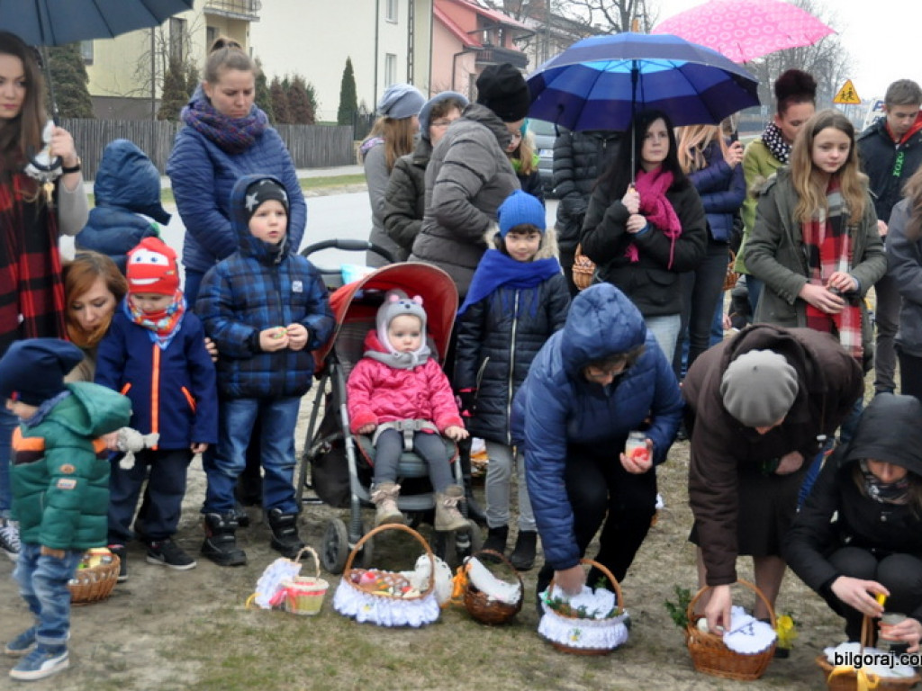 Poświęcenie pokarmów na stół wielkanocny (FOTO)