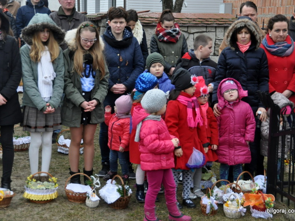 Poświęcenie pokarmów na stół wielkanocny (FOTO)