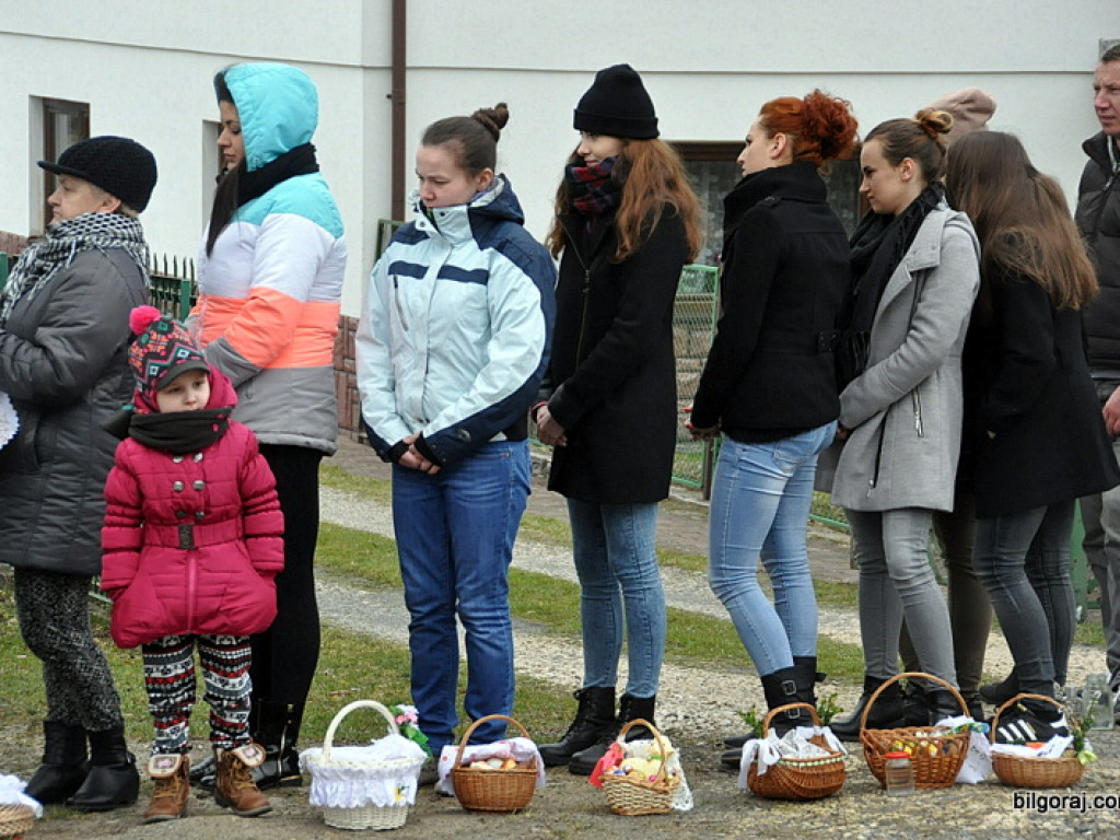 Poświęcenie pokarmów na stół wielkanocny (FOTO)