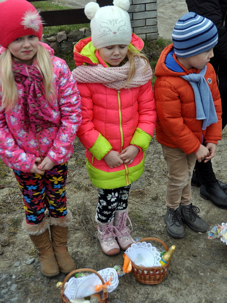 Poświęcenie pokarmów na stół wielkanocny (FOTO)