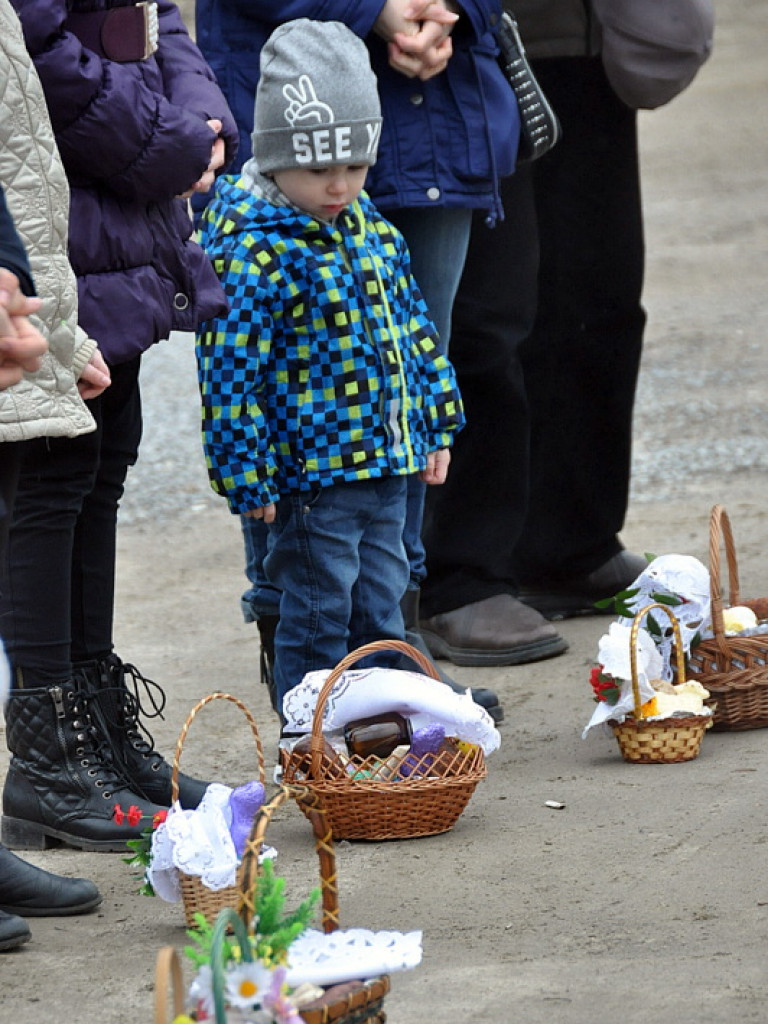 Poświęcenie pokarmów na stół wielkanocny (FOTO)