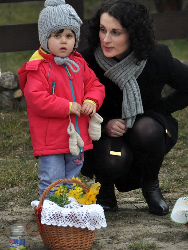 Poświęcenie pokarmów na stół wielkanocny (FOTO)