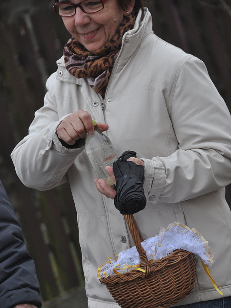 Poświęcenie pokarmów na stół wielkanocny (FOTO)