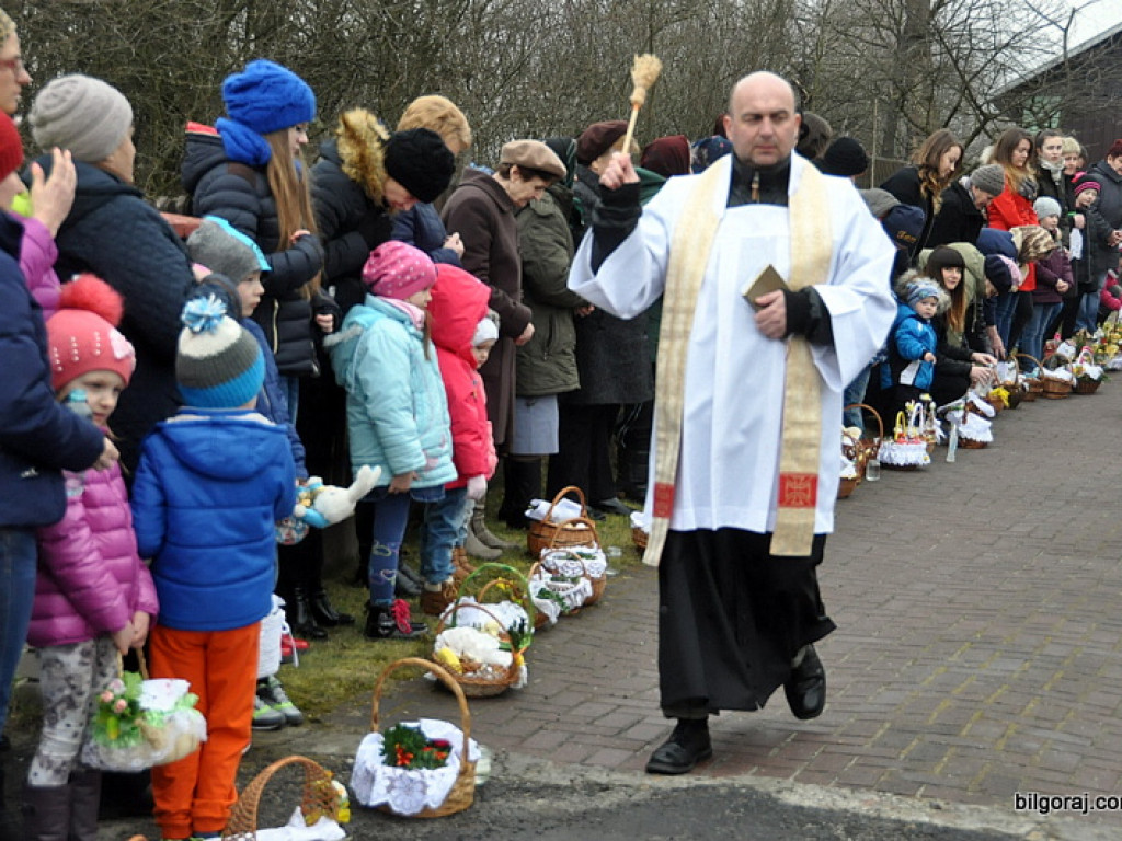 Poświęcenie pokarmów na stół wielkanocny (FOTO)