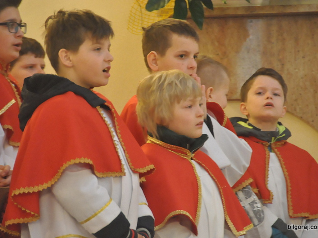 Rezurekcja - wierni uczcili Zmartwychwstanie Chrystusa (FOTO)