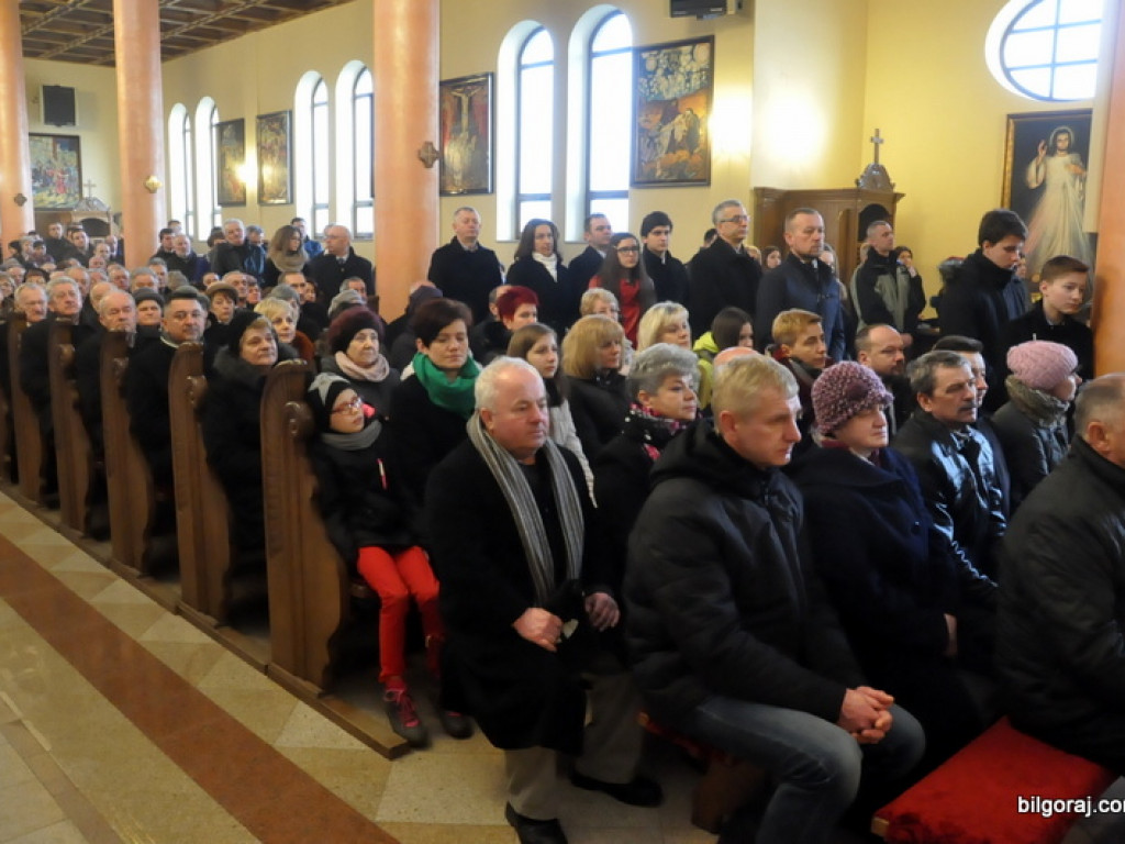 Rezurekcja - wierni uczcili Zmartwychwstanie Chrystusa (FOTO)