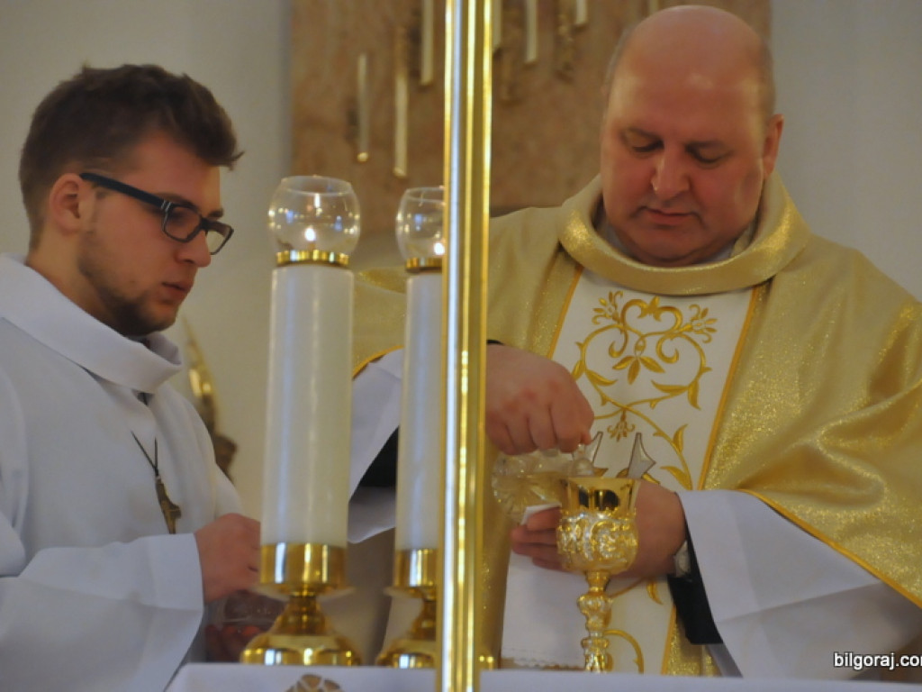 Rezurekcja - wierni uczcili Zmartwychwstanie Chrystusa (FOTO)