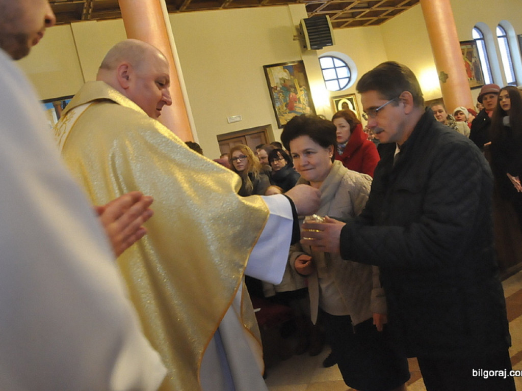 Rezurekcja - wierni uczcili Zmartwychwstanie Chrystusa (FOTO)
