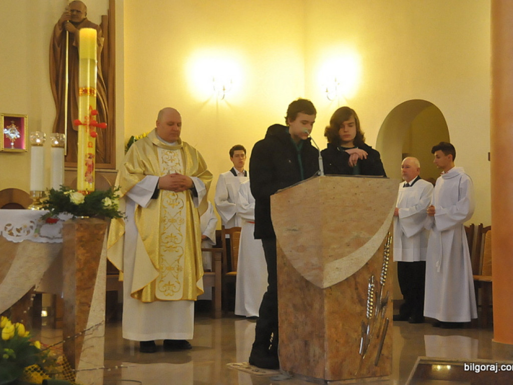 Rezurekcja - wierni uczcili Zmartwychwstanie Chrystusa (FOTO)
