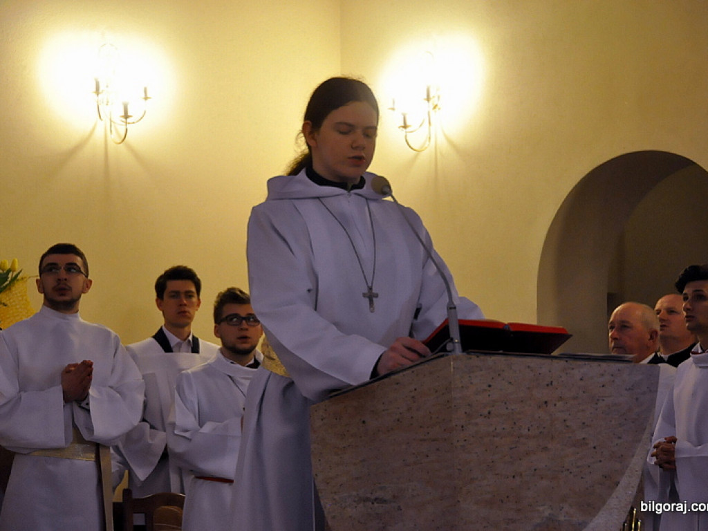 Rezurekcja - wierni uczcili Zmartwychwstanie Chrystusa (FOTO)