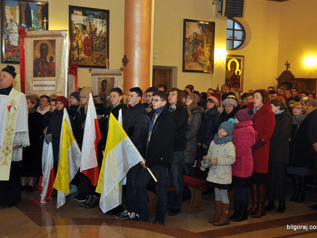 Rezurekcja - wierni uczcili Zmartwychwstanie Chrystusa (FOTO)