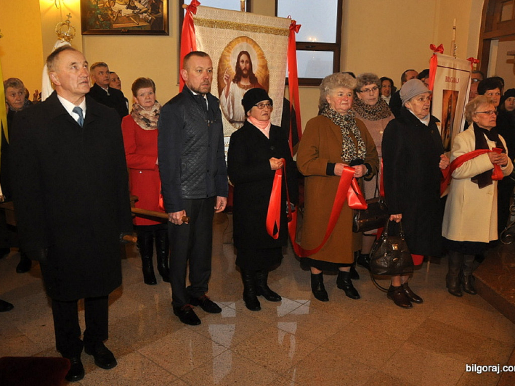 Rezurekcja - wierni uczcili Zmartwychwstanie Chrystusa (FOTO)