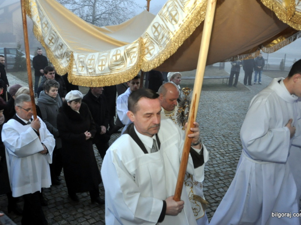 Rezurekcja - wierni uczcili Zmartwychwstanie Chrystusa (FOTO)
