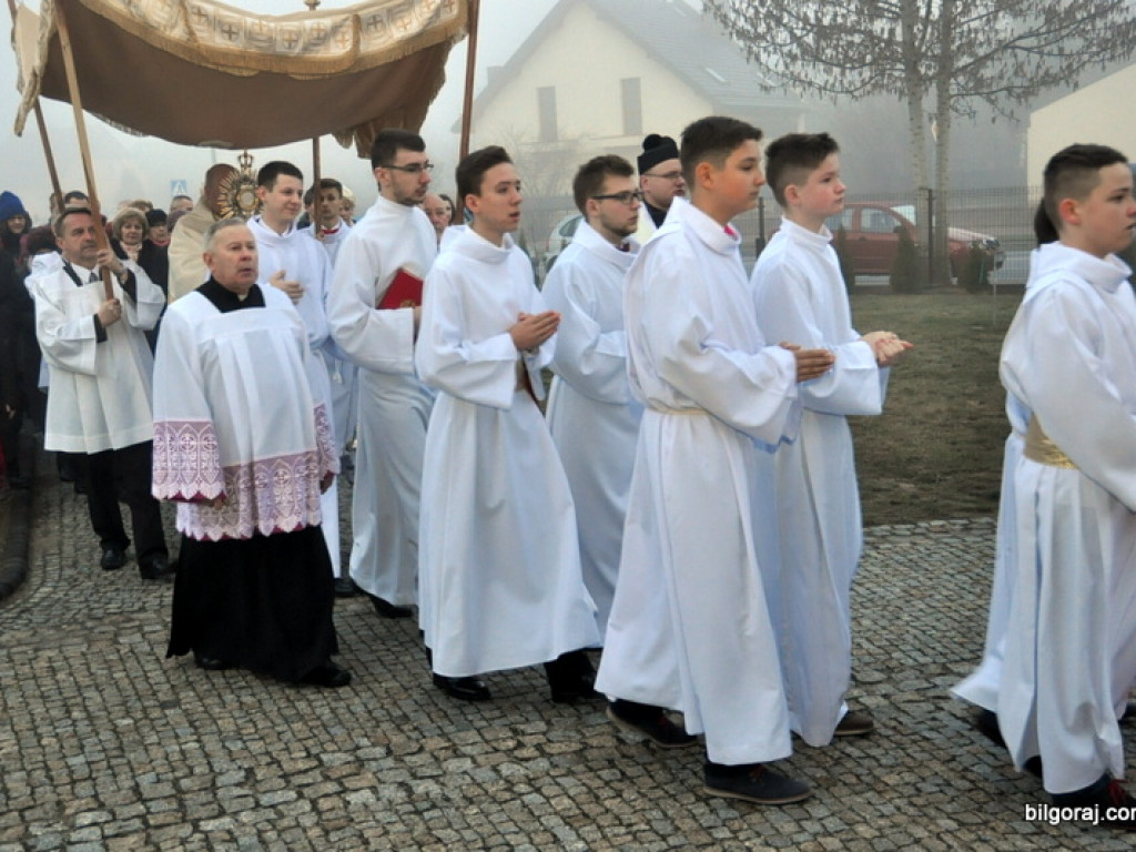 Rezurekcja - wierni uczcili Zmartwychwstanie Chrystusa (FOTO)