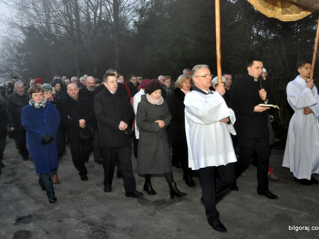 Rezurekcja - wierni uczcili Zmartwychwstanie Chrystusa (FOTO)