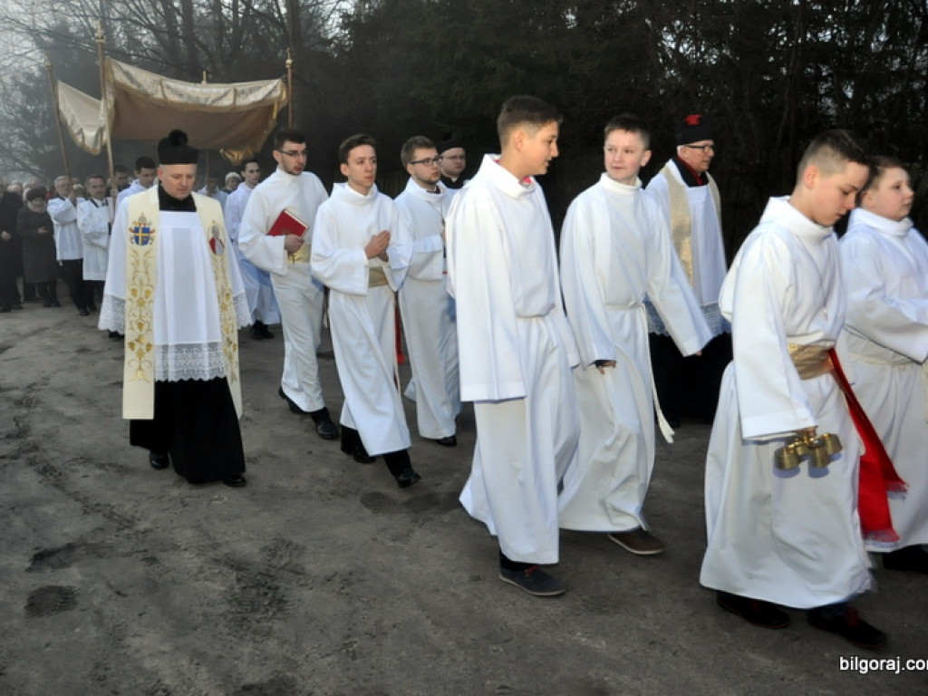 Rezurekcja - wierni uczcili Zmartwychwstanie Chrystusa (FOTO)