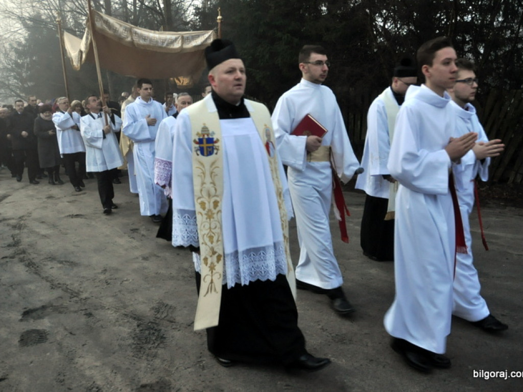 Rezurekcja - wierni uczcili Zmartwychwstanie Chrystusa (FOTO)