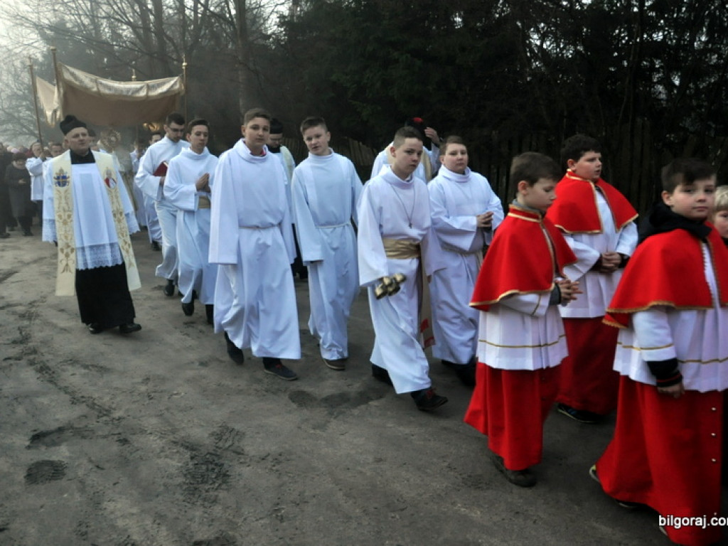 Rezurekcja - wierni uczcili Zmartwychwstanie Chrystusa (FOTO)