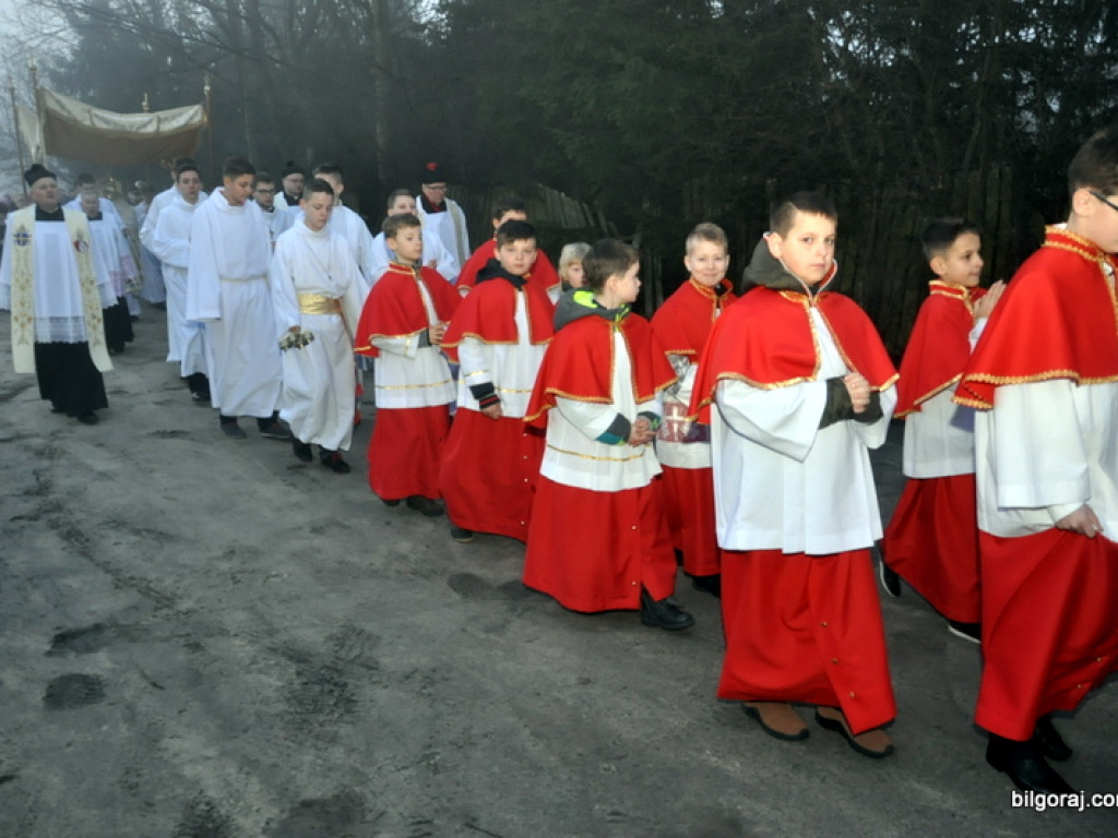 Rezurekcja - wierni uczcili Zmartwychwstanie Chrystusa (FOTO)
