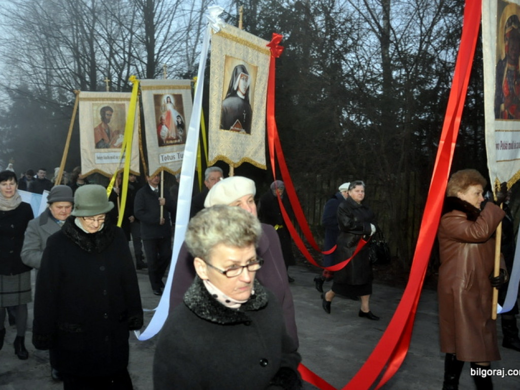 Rezurekcja - wierni uczcili Zmartwychwstanie Chrystusa (FOTO)