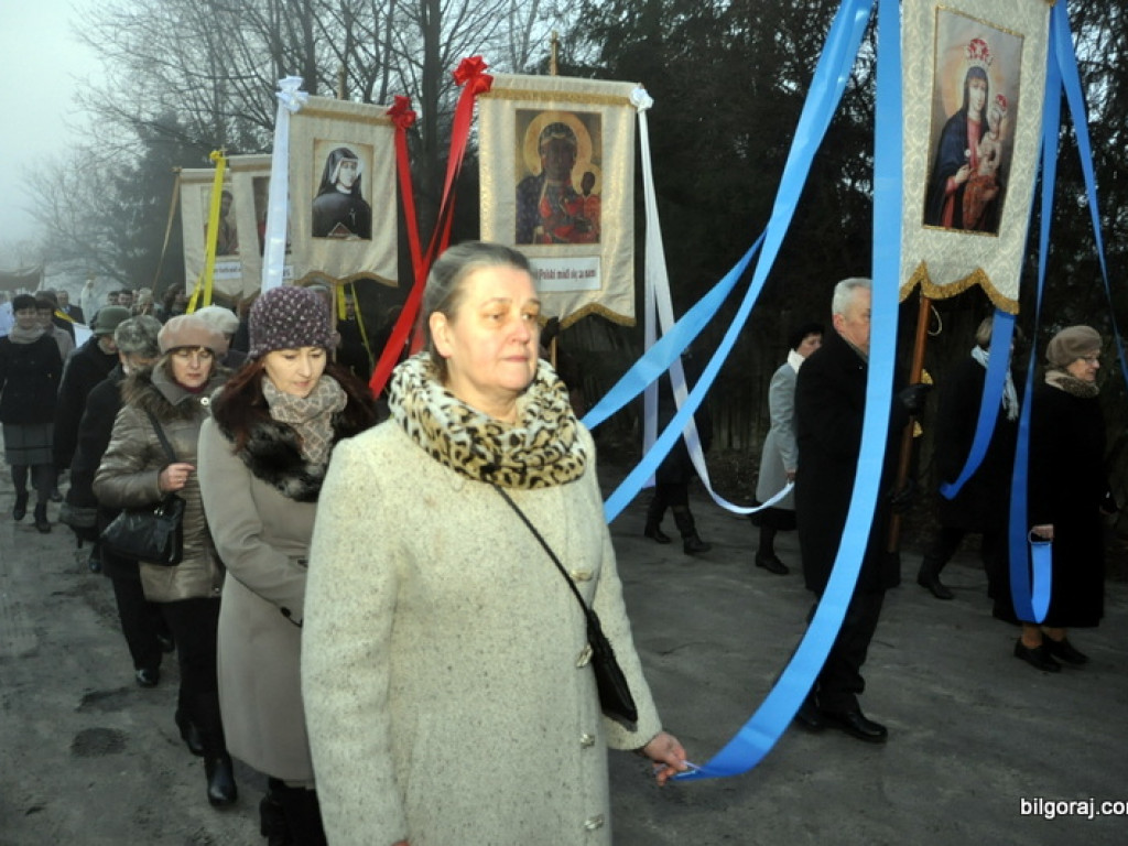 Rezurekcja - wierni uczcili Zmartwychwstanie Chrystusa (FOTO)