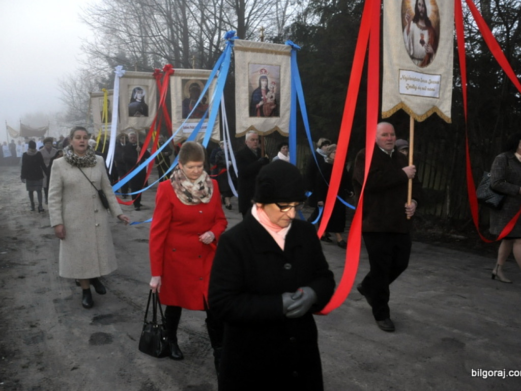 Rezurekcja - wierni uczcili Zmartwychwstanie Chrystusa (FOTO)