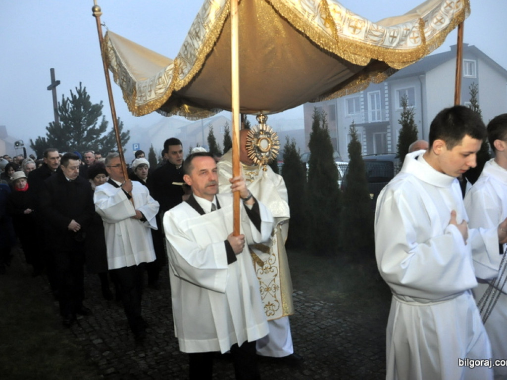 Rezurekcja - wierni uczcili Zmartwychwstanie Chrystusa (FOTO)