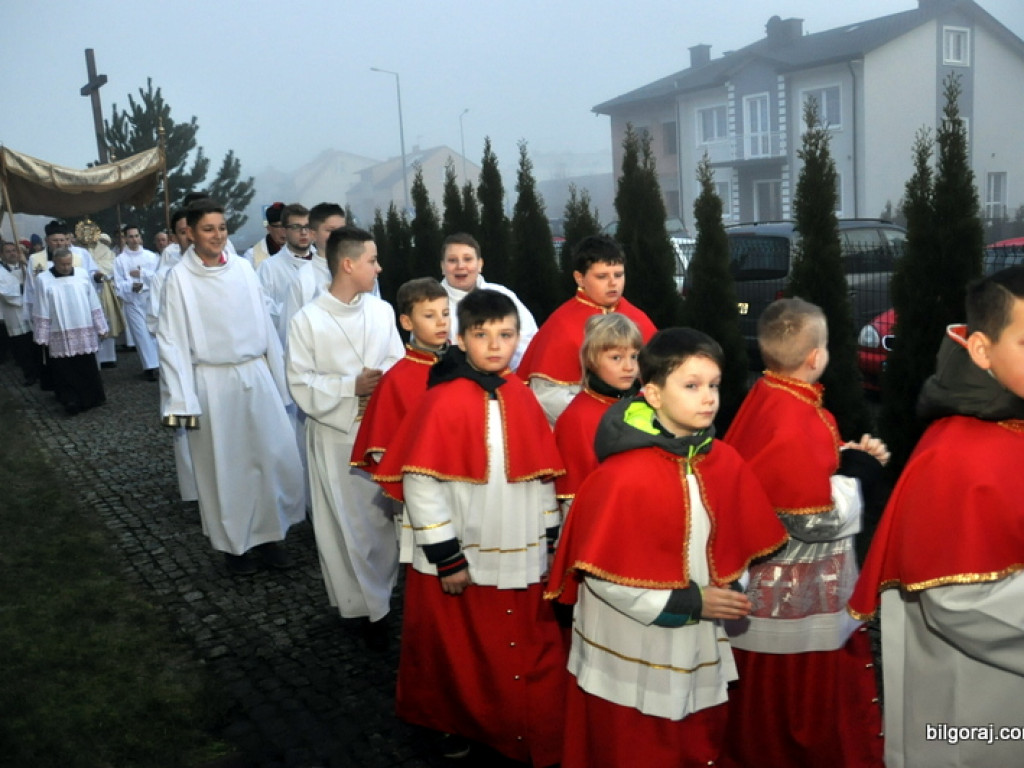 Rezurekcja - wierni uczcili Zmartwychwstanie Chrystusa (FOTO)