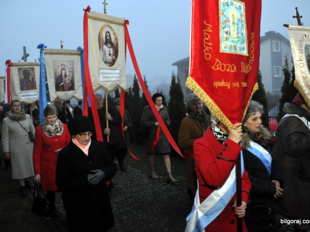 Rezurekcja - wierni uczcili Zmartwychwstanie Chrystusa (FOTO)