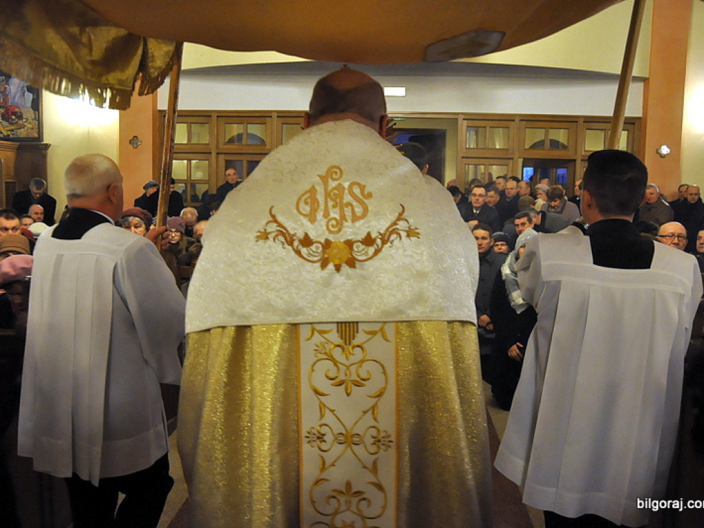 Rezurekcja - wierni uczcili Zmartwychwstanie Chrystusa (FOTO)