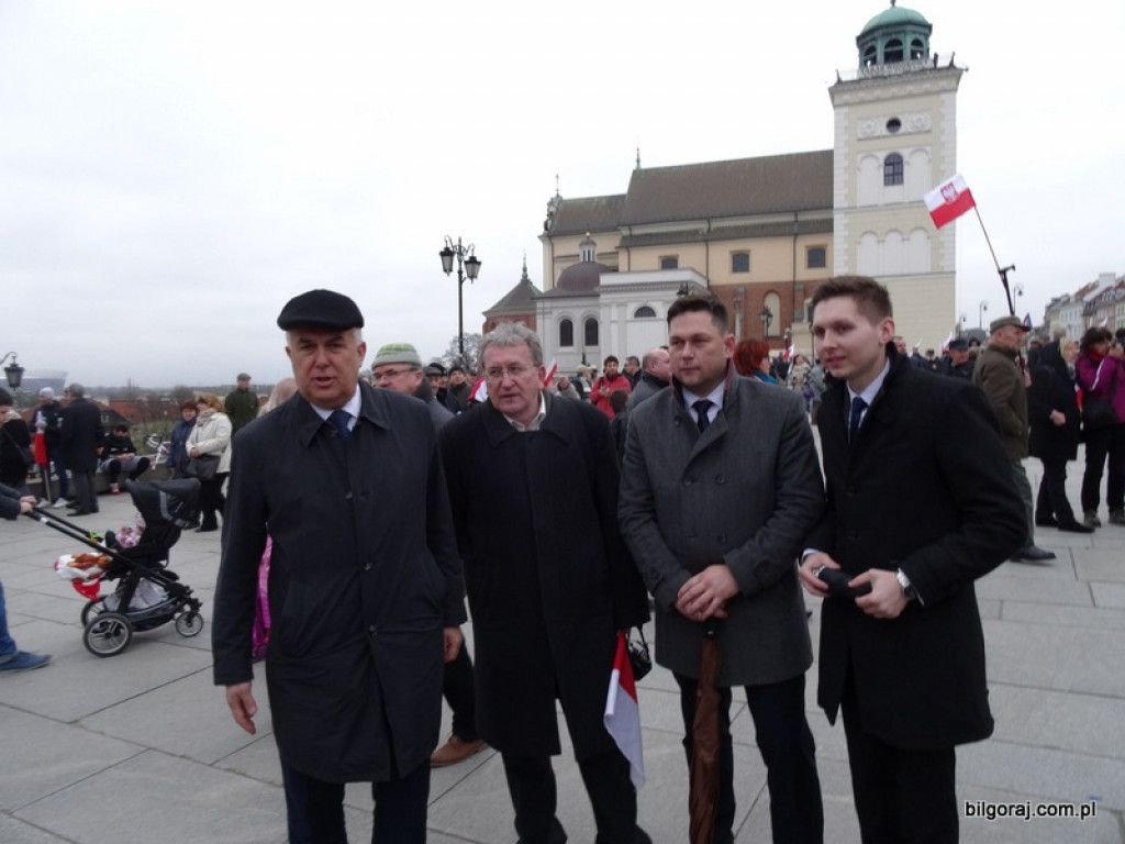 Reprezentacja biłgorajskie prawicy na 6. rocznicy katastrofy smoleńskiej w Warszawie (FOTO)