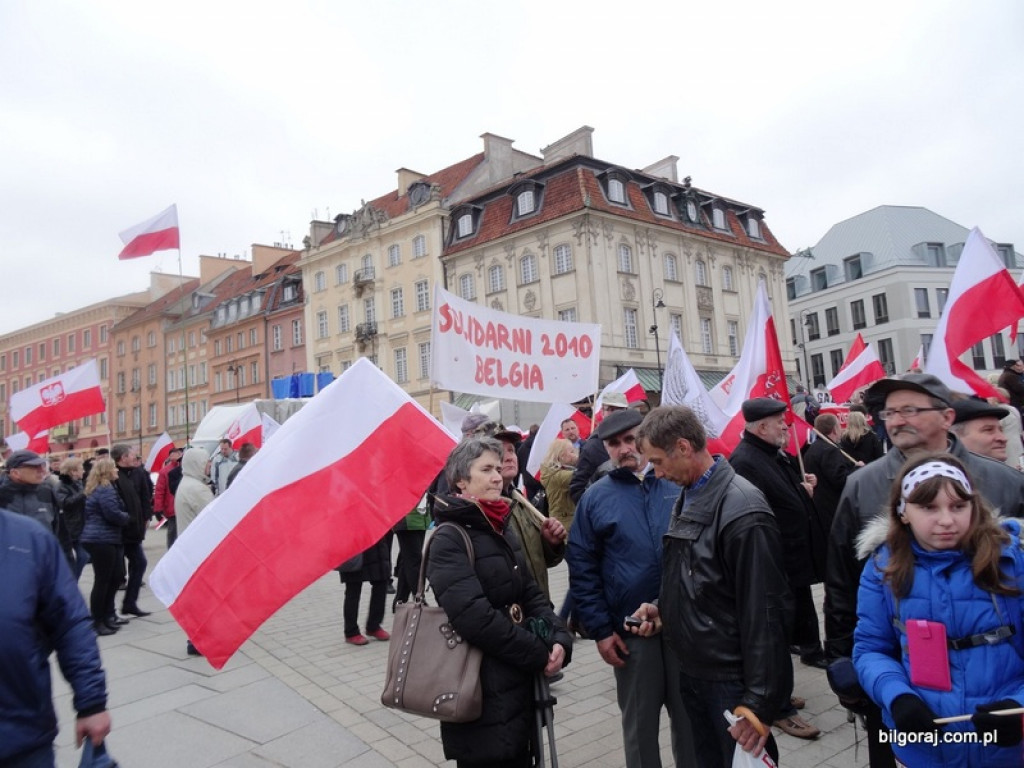 Reprezentacja biłgorajskie prawicy na 6. rocznicy katastrofy smoleńskiej w Warszawie (FOTO)