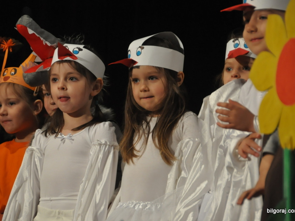 W Tarnogrodzie ruszył XVII Powiatowy Przegląd Teatrów Dziecięcych i Młodzieżowych (FOTO)