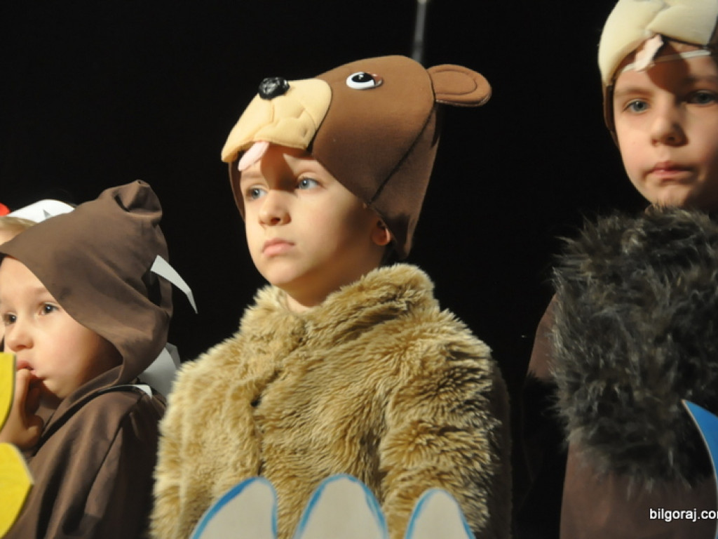 W Tarnogrodzie ruszył XVII Powiatowy Przegląd Teatrów Dziecięcych i Młodzieżowych (FOTO)