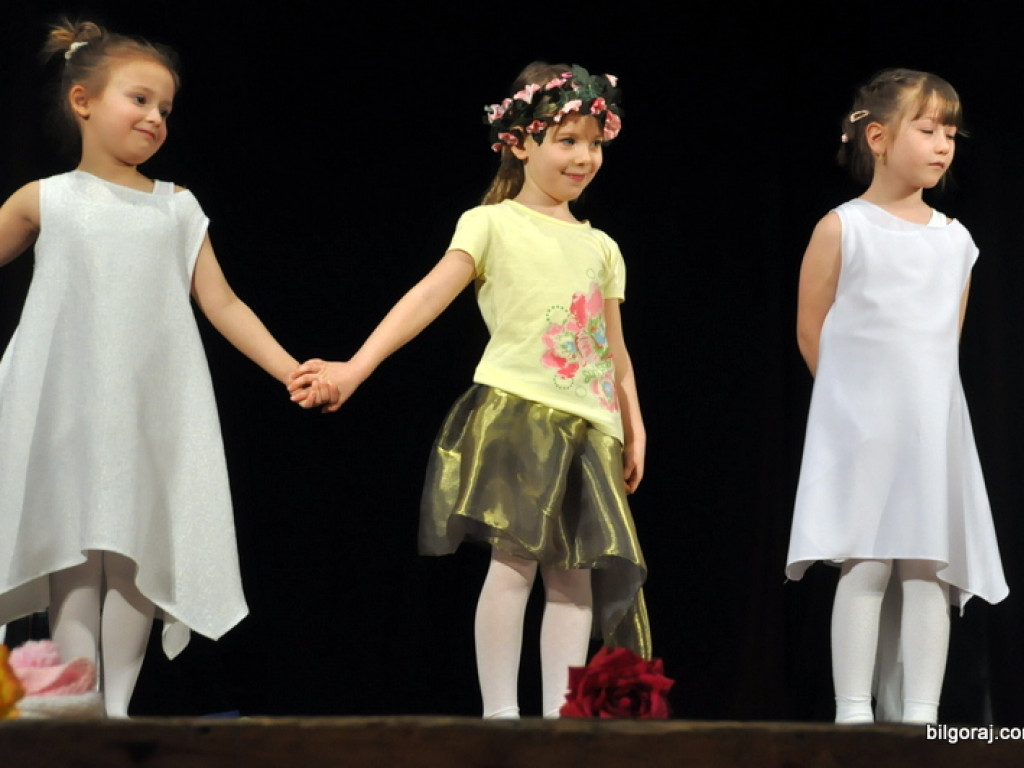 W Tarnogrodzie ruszył XVII Powiatowy Przegląd Teatrów Dziecięcych i Młodzieżowych (FOTO)