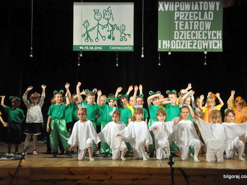 W Tarnogrodzie ruszył XVII Powiatowy Przegląd Teatrów Dziecięcych i Młodzieżowych (FOTO)