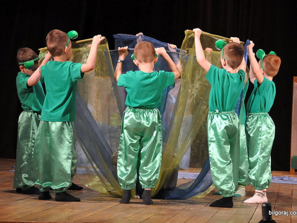 W Tarnogrodzie ruszył XVII Powiatowy Przegląd Teatrów Dziecięcych i Młodzieżowych (FOTO)