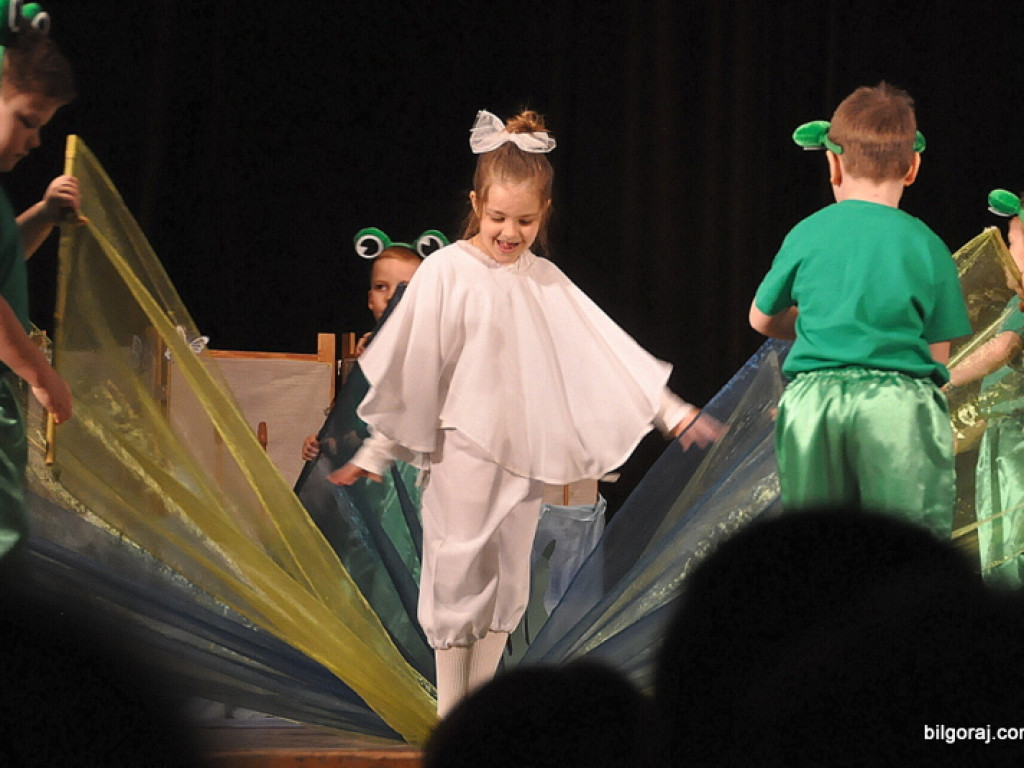 W Tarnogrodzie ruszył XVII Powiatowy Przegląd Teatrów Dziecięcych i Młodzieżowych (FOTO)