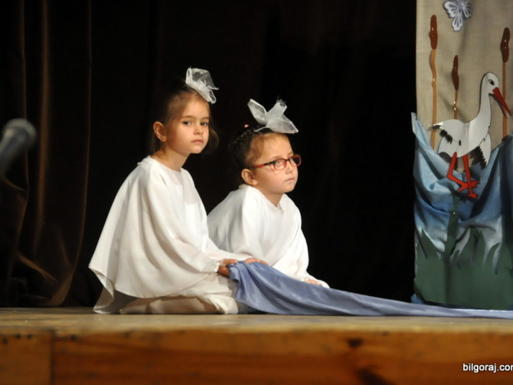 W Tarnogrodzie ruszył XVII Powiatowy Przegląd Teatrów Dziecięcych i Młodzieżowych (FOTO)