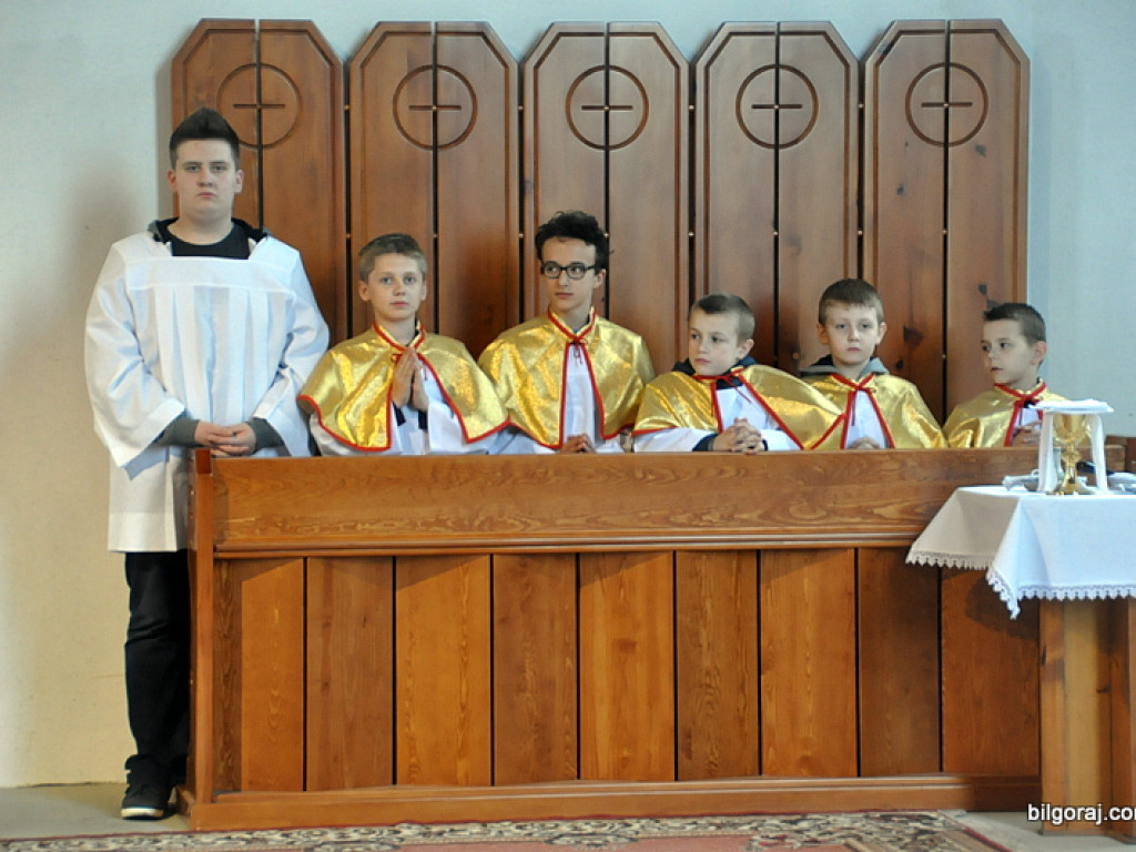 Intronizacja krzyża u Chrystusa Króla (FOTO)