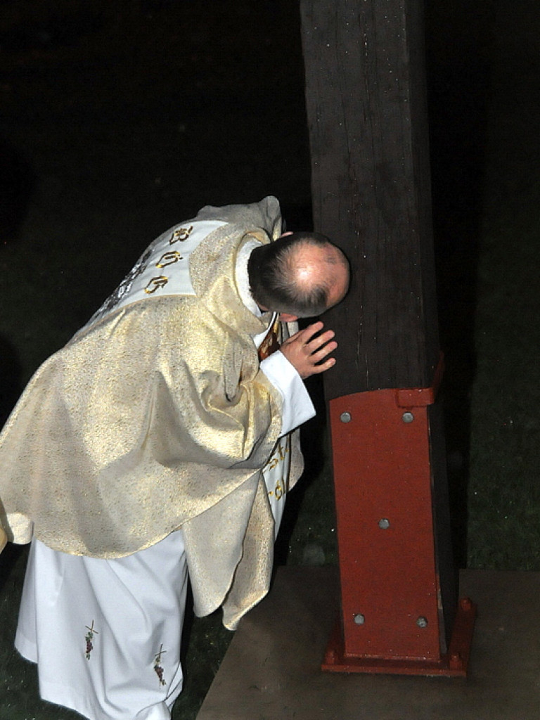 Intronizacja krzyża u Chrystusa Króla (FOTO)