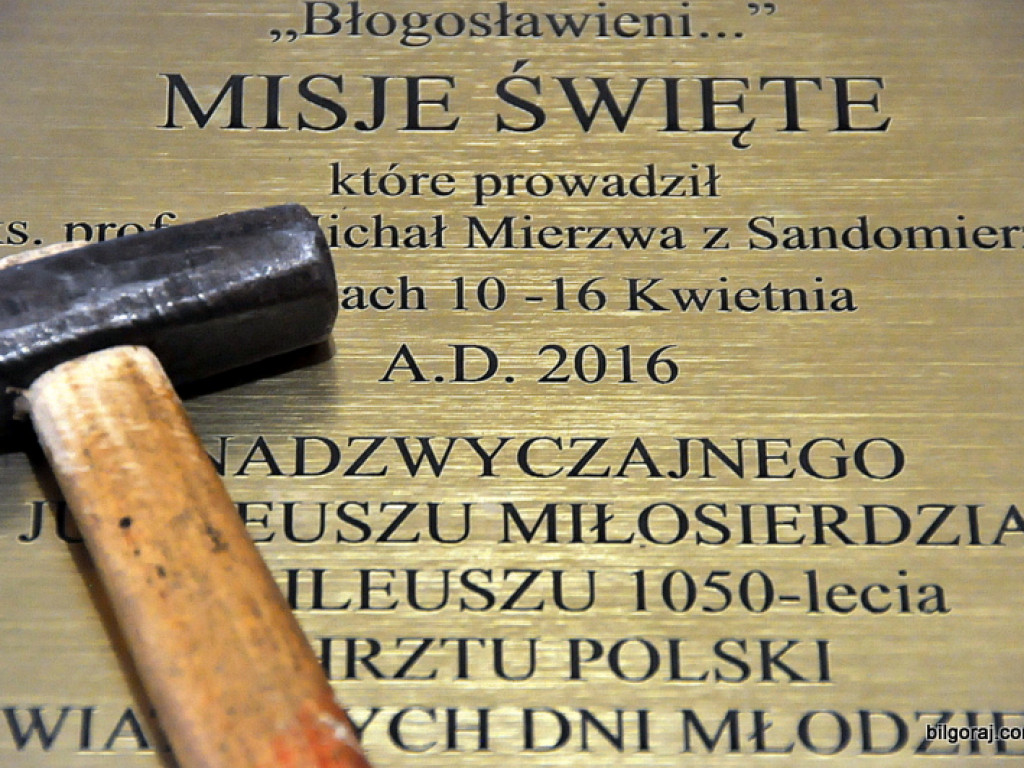 Intronizacja krzyża u Chrystusa Króla (FOTO)