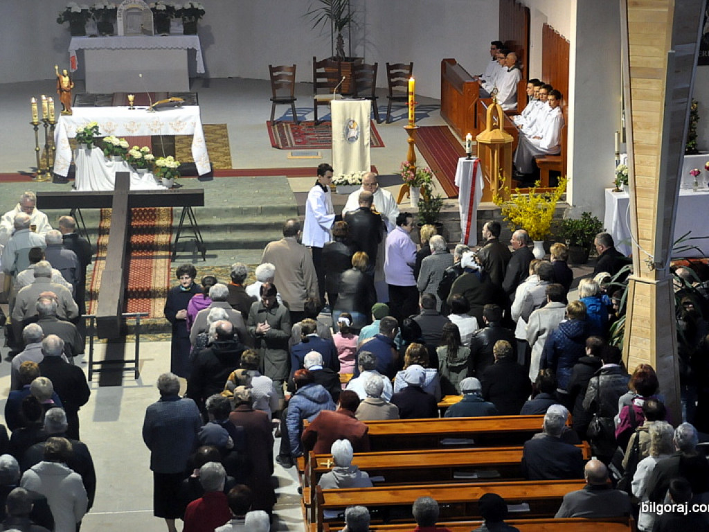 Intronizacja krzyża u Chrystusa Króla (FOTO)