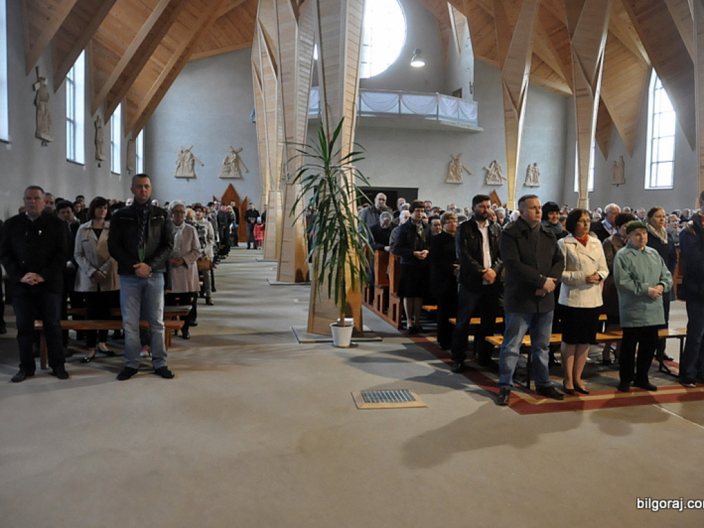 Intronizacja krzyża u Chrystusa Króla (FOTO)