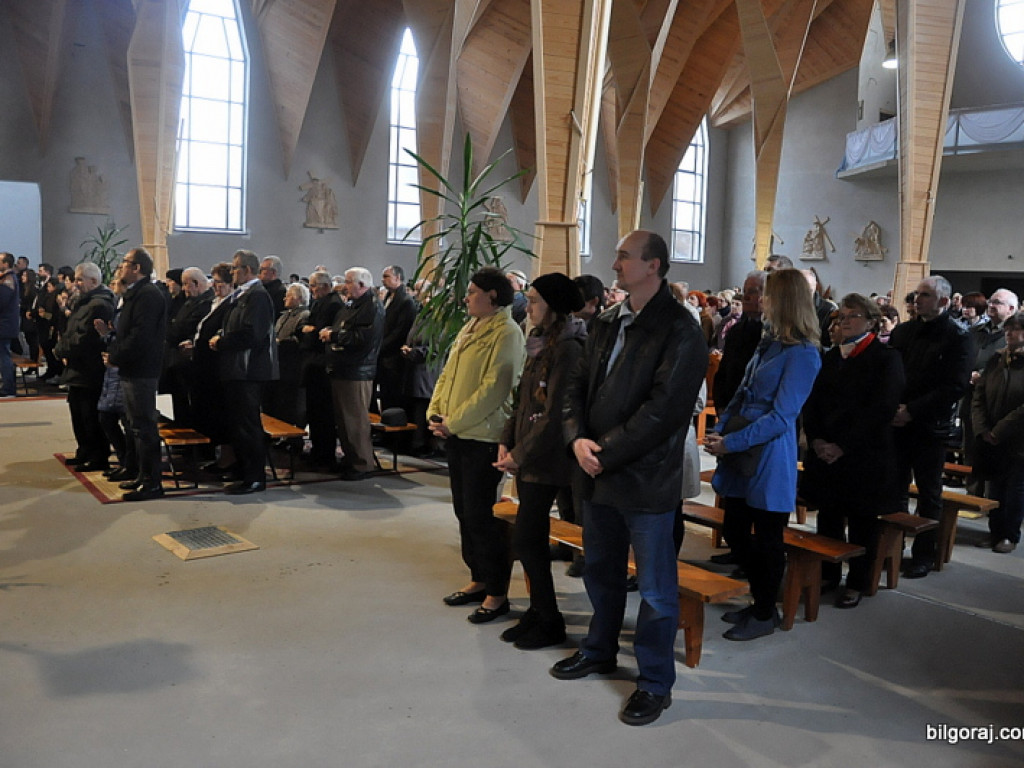 Intronizacja krzyża u Chrystusa Króla (FOTO)