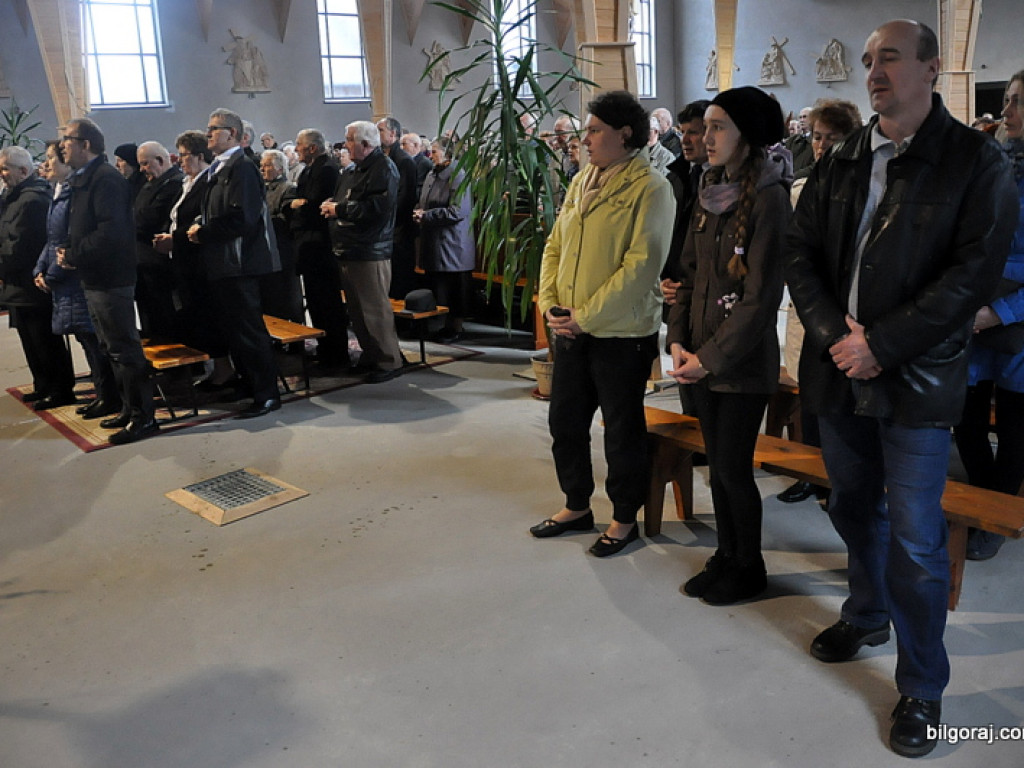 Intronizacja krzyża u Chrystusa Króla (FOTO)