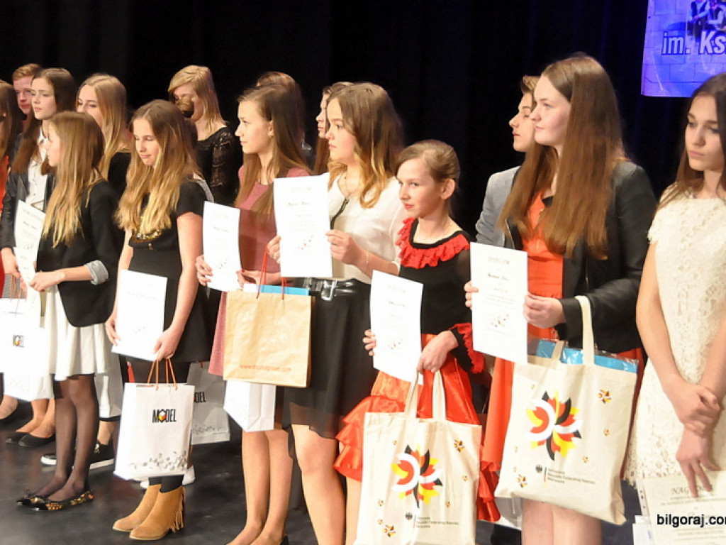 XIV Powiatowy Festiwal Piosenki Obcojęzycznej (FOTO, VIDEO, WYNIKI)