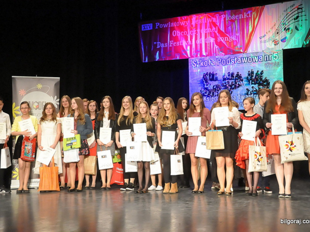 XIV Powiatowy Festiwal Piosenki Obcojęzycznej (FOTO, VIDEO, WYNIKI)