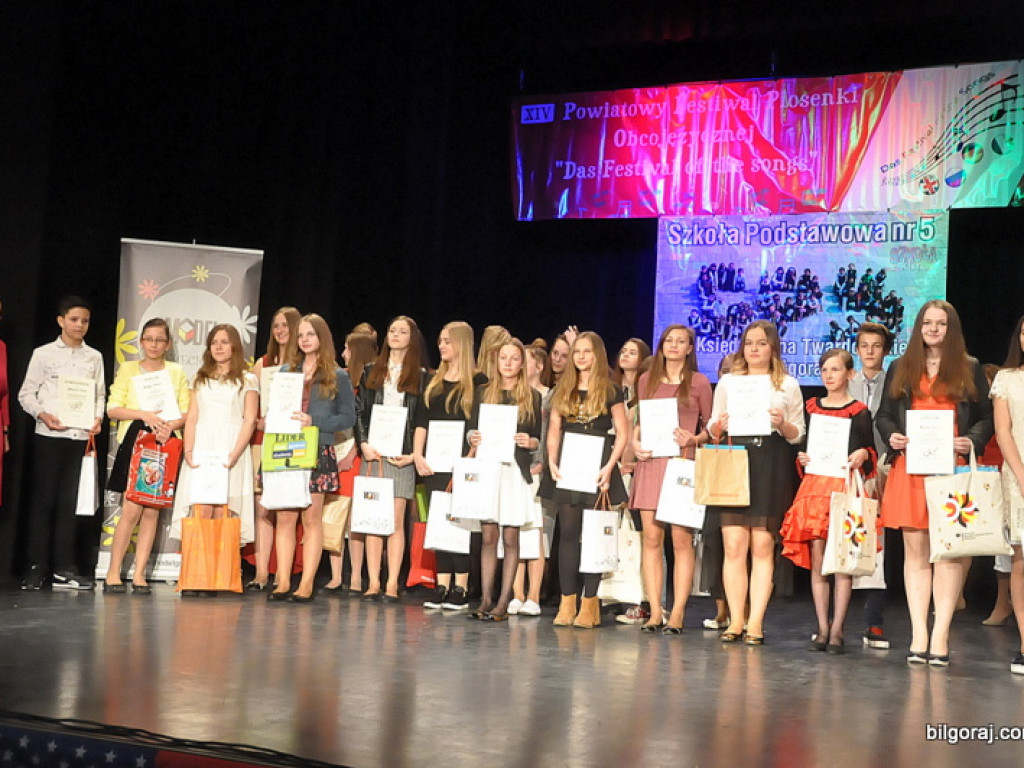 XIV Powiatowy Festiwal Piosenki Obcojęzycznej (FOTO, VIDEO, WYNIKI)